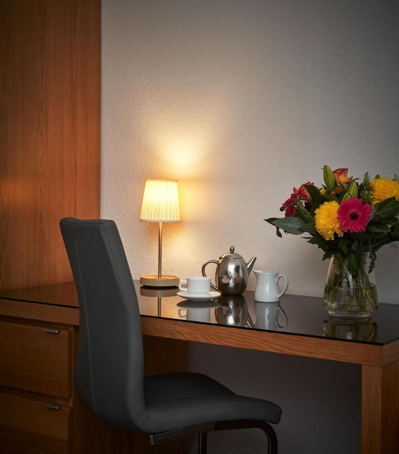Euro Hotel Лондон Екстериор снимка
