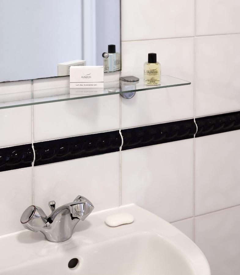 Euro Hotel Лондон Екстериор снимка