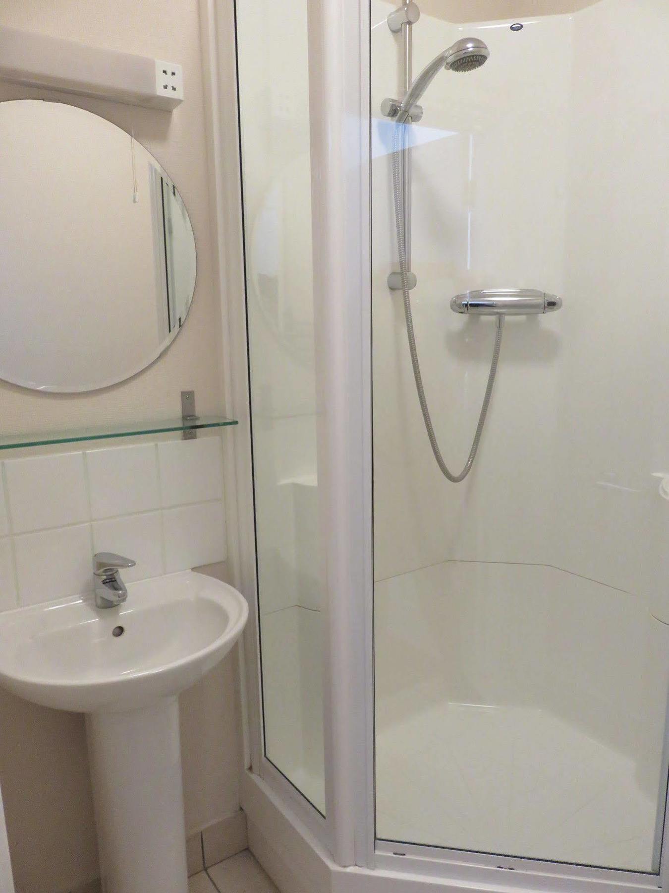 Euro Hotel Лондон Екстериор снимка