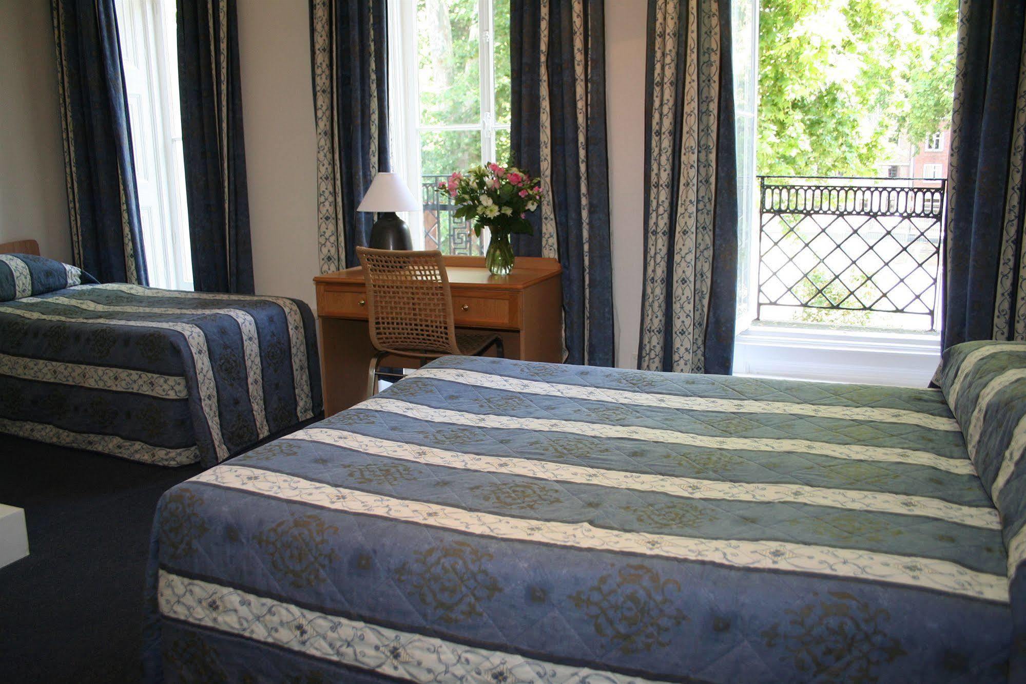 Euro Hotel Лондон Екстериор снимка