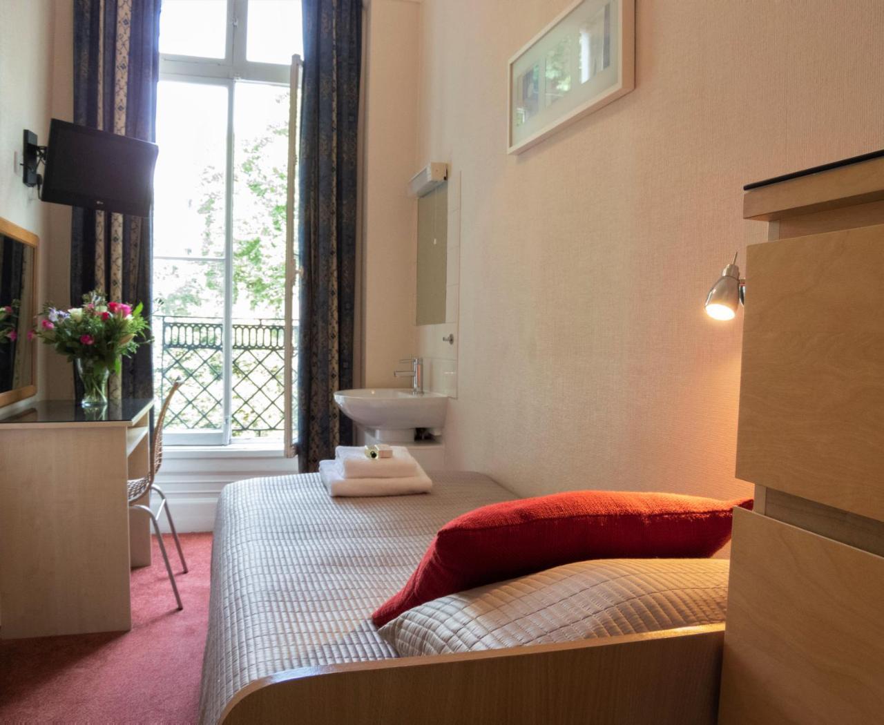 Euro Hotel Лондон Екстериор снимка